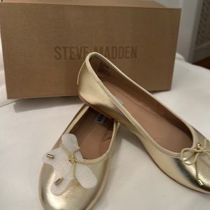 Gold Ballet Shoe